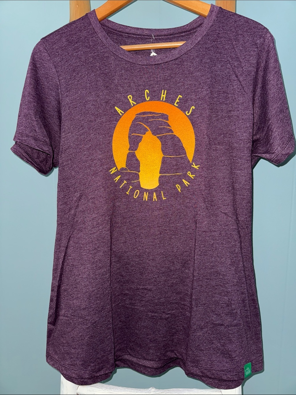 NWT Wild Tribute Women's Arches National Park Utah Fitted Tee T-Shirt ~ 2XL XXL